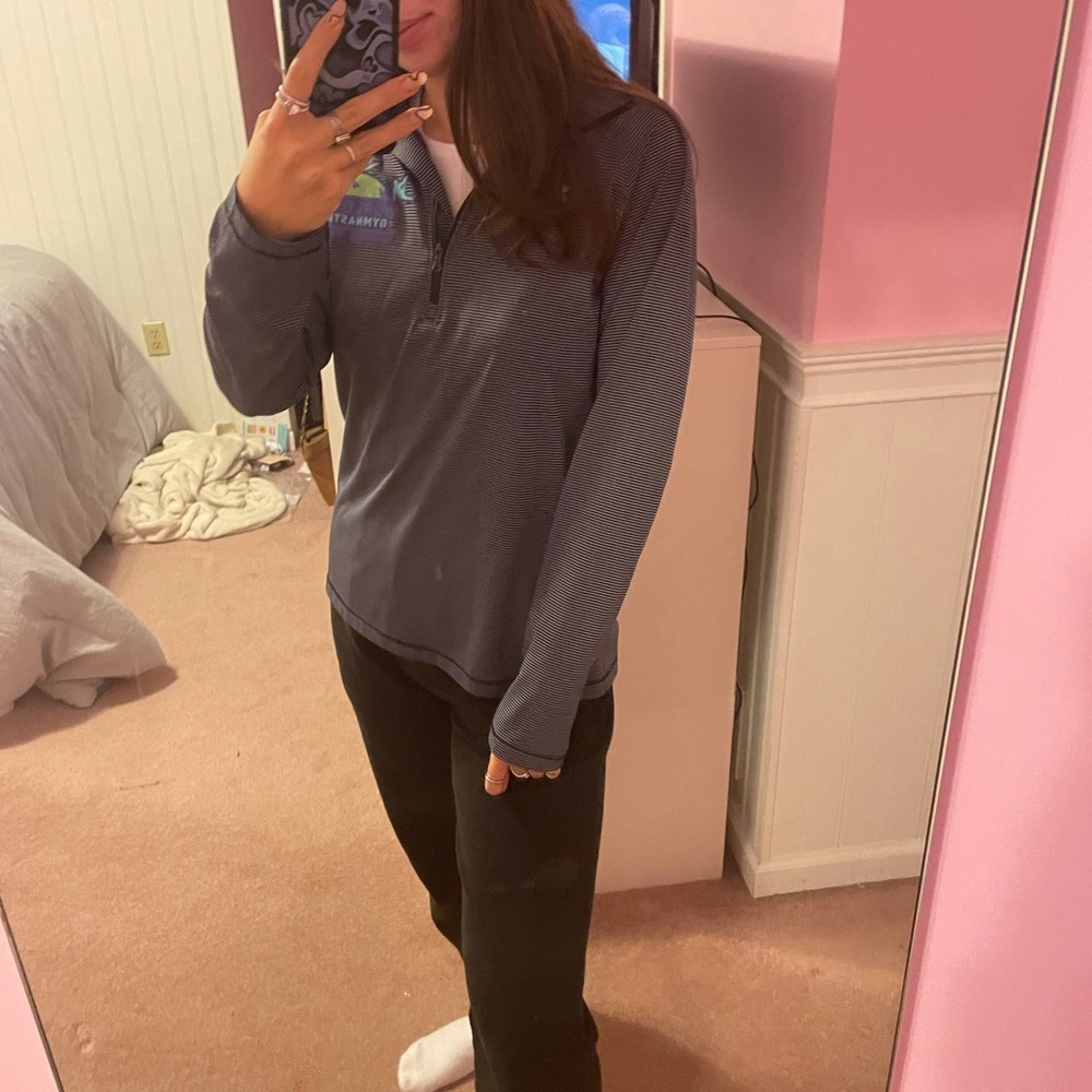 World Cup Gymnastics Under Armour quarterzip - Picture 3 of 3